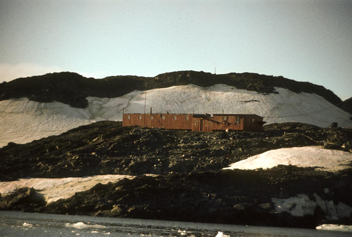 Antarctic Photo Library - Photo Details - 1981-deception-island-mort 