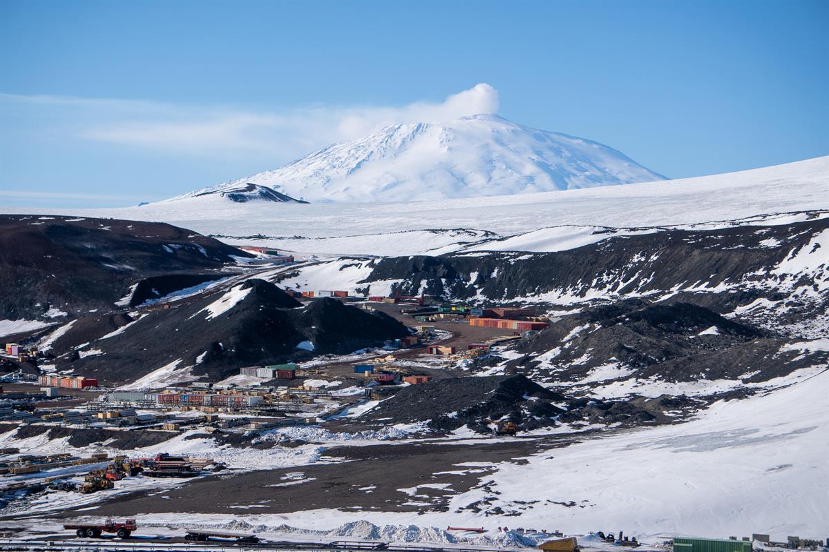 Antarctic Photo Library Photo Details 2020nov19 Erebus Mcmurdo Nicki Klein 2839