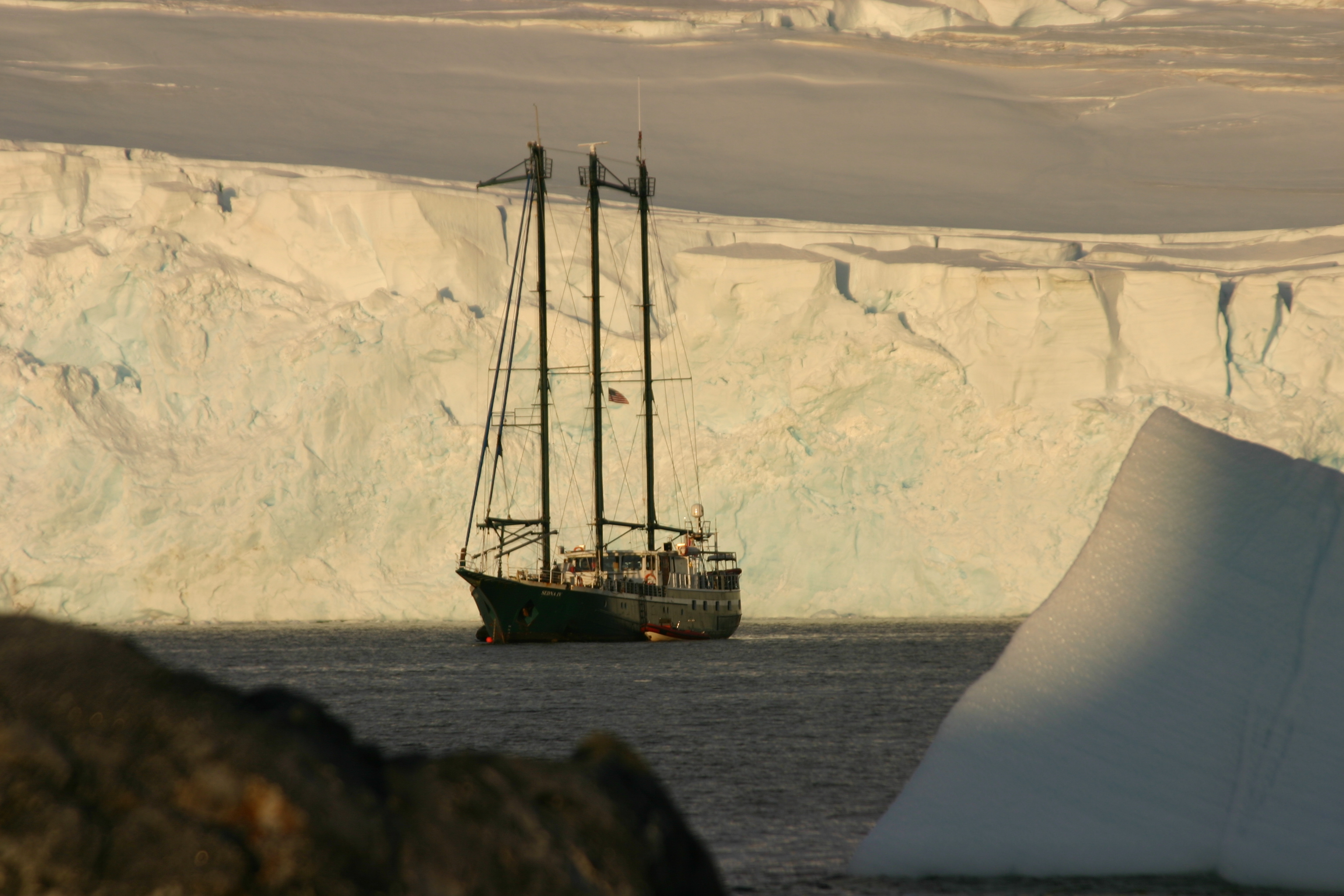 A ship and icebergs.