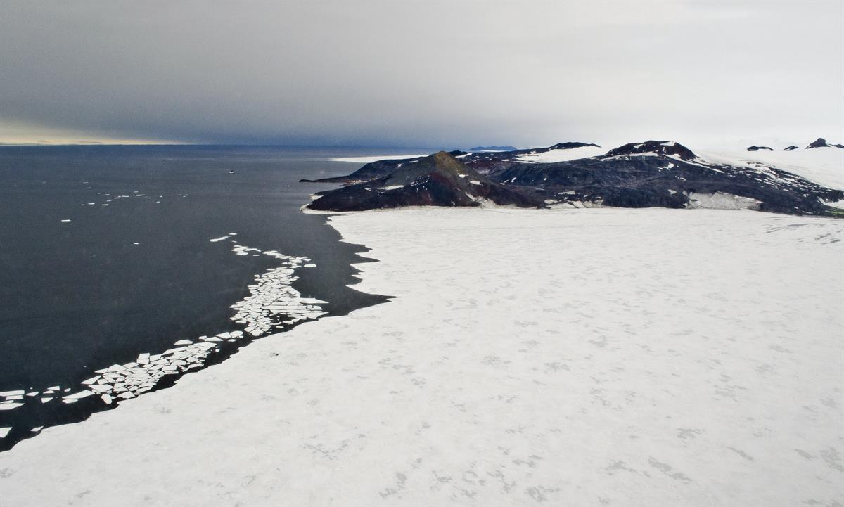 Antarctic Photo Library - Photo Details - Ross-island-open-water2.jpg