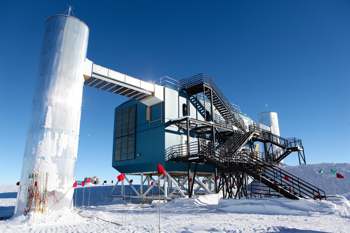 antarctic-photo-library-photo-details-south-pole-station-icecube