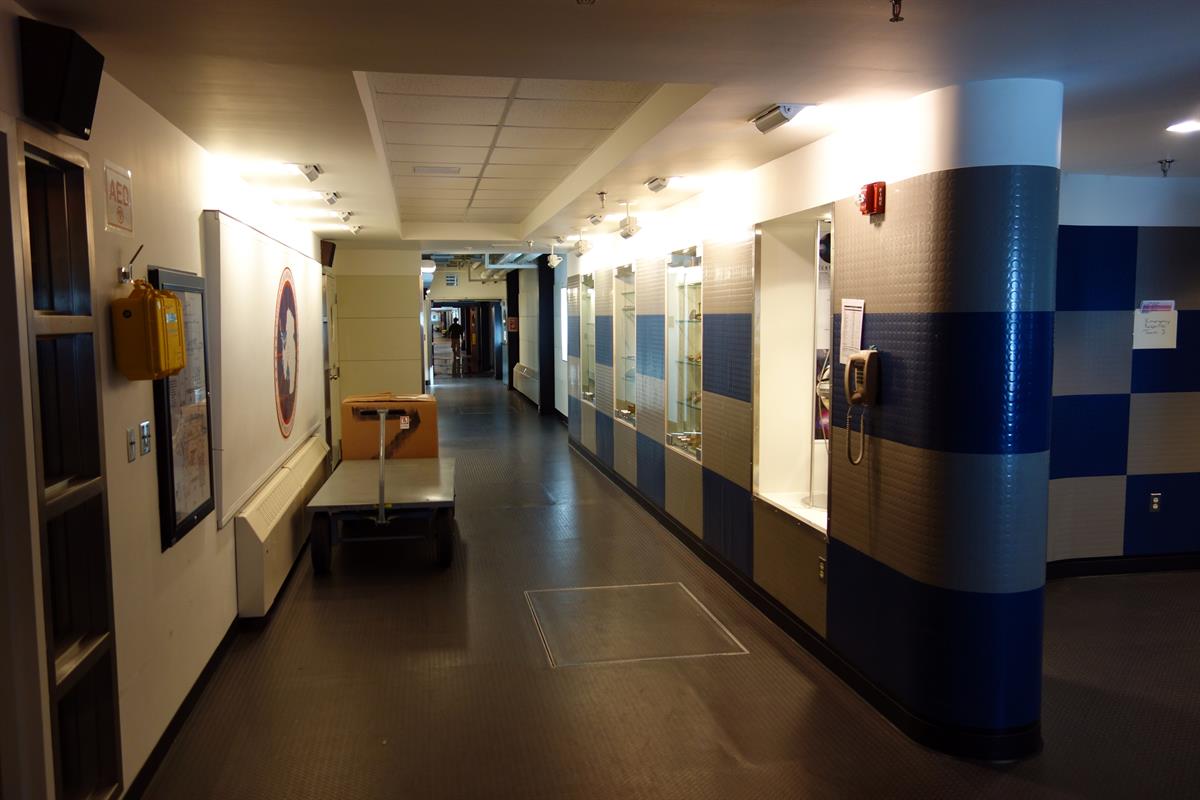 antarctic-photo-library-photo-details-south-pole-station-interior