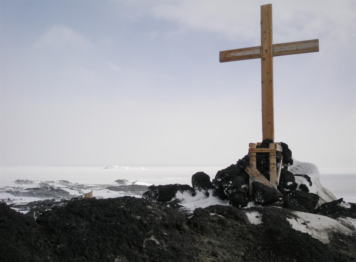 Antarctic Photo Library - Photo Details - 2007Oct14-Cape-Evans-cross-2.jpg