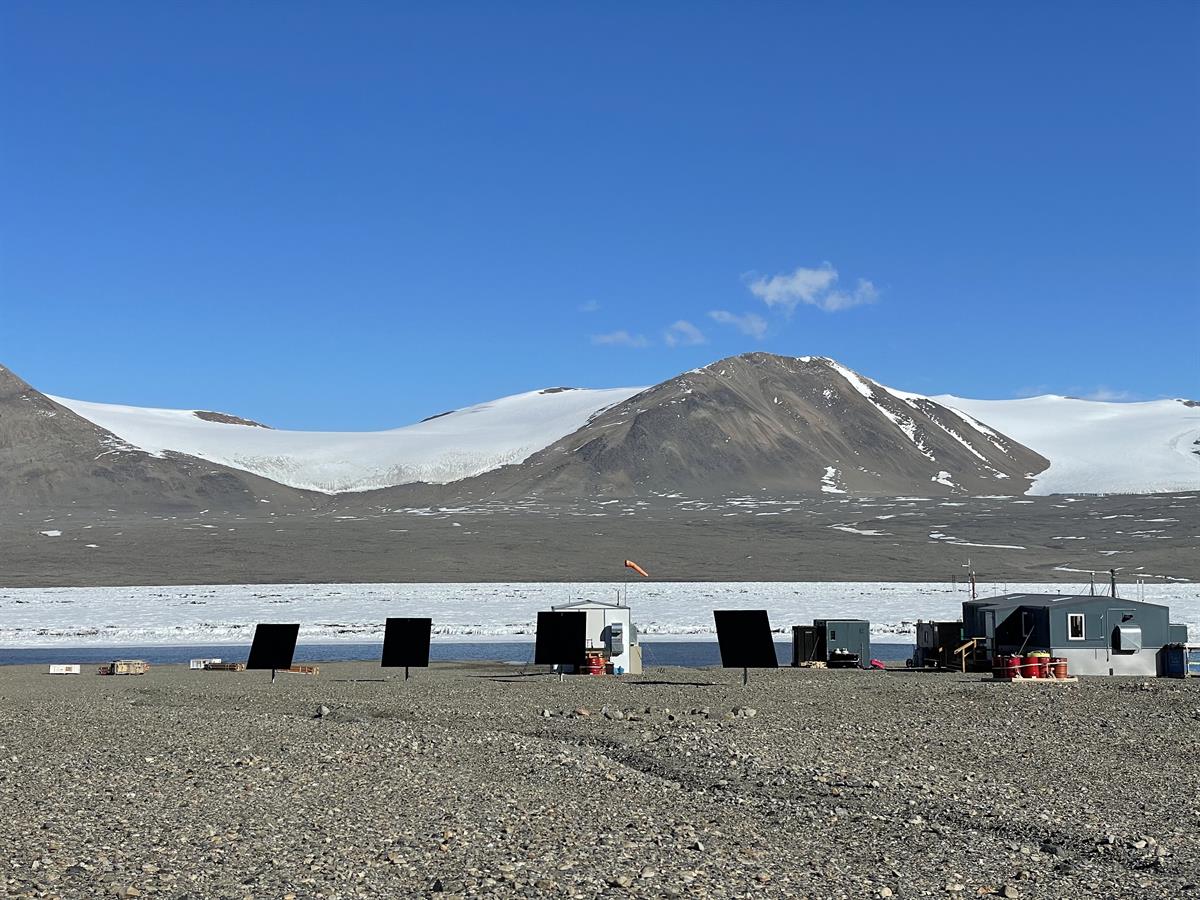 Antarctic Photo Library - Photo Details - 2022Jan19-Lake-Fryxell-camp ...