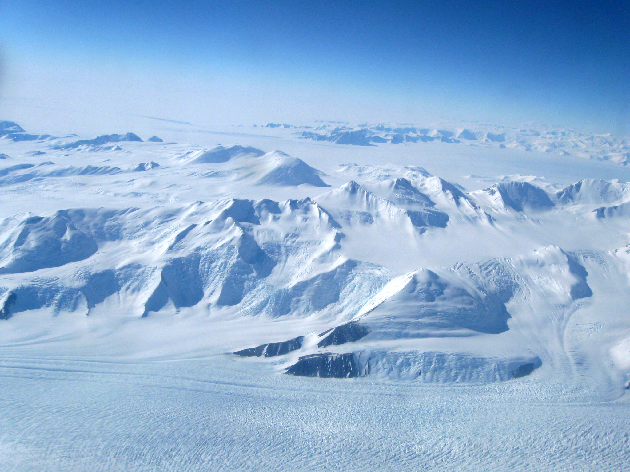 Antarctic Photo Library - Photo Details - ANTARCTICMOUNTAINS9.JPG