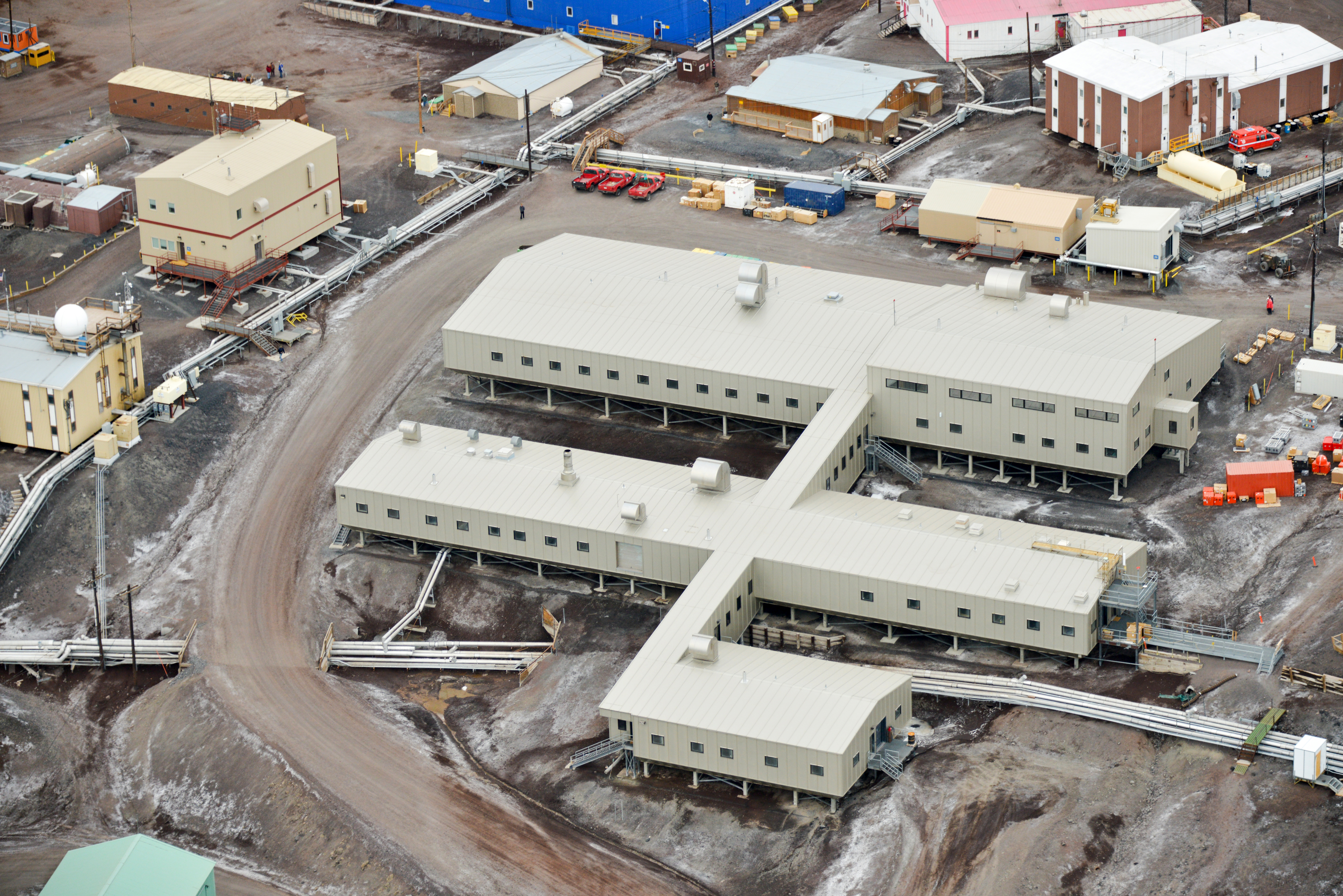 Aerial photo of a large building.