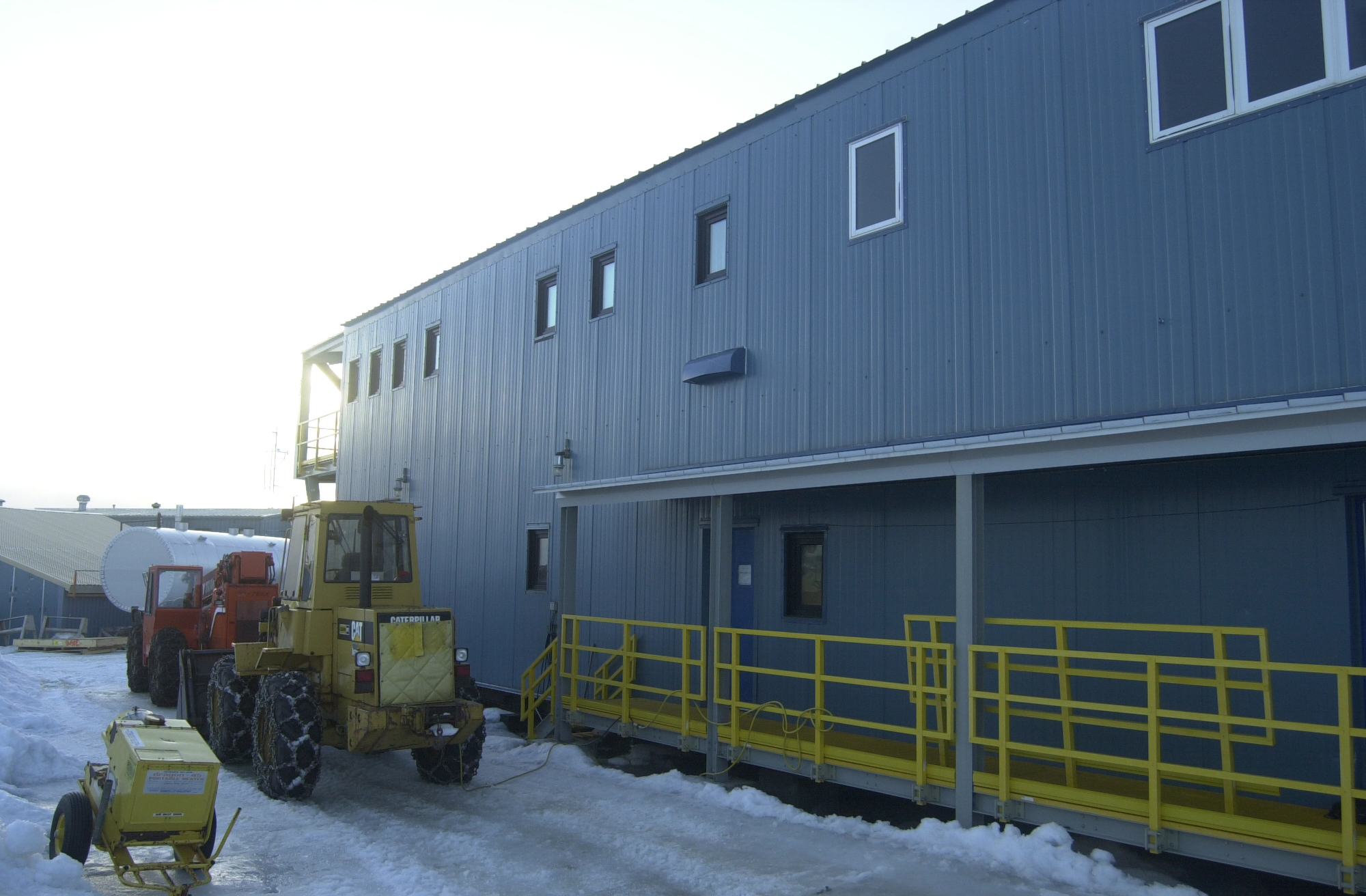 Side view of a blue building.