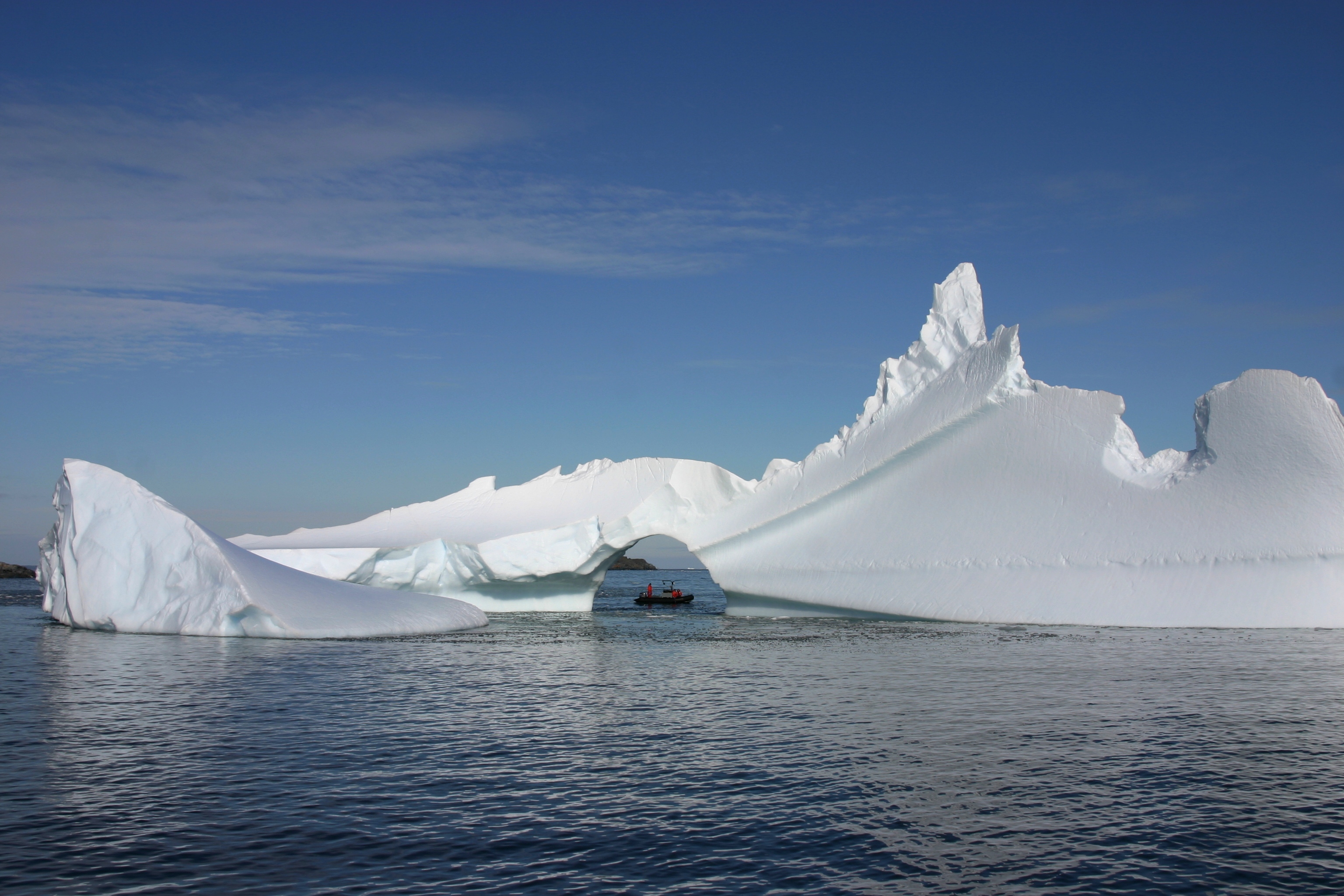 Antarctic Photo Library - Photo Details - ICEARCH2.JPG