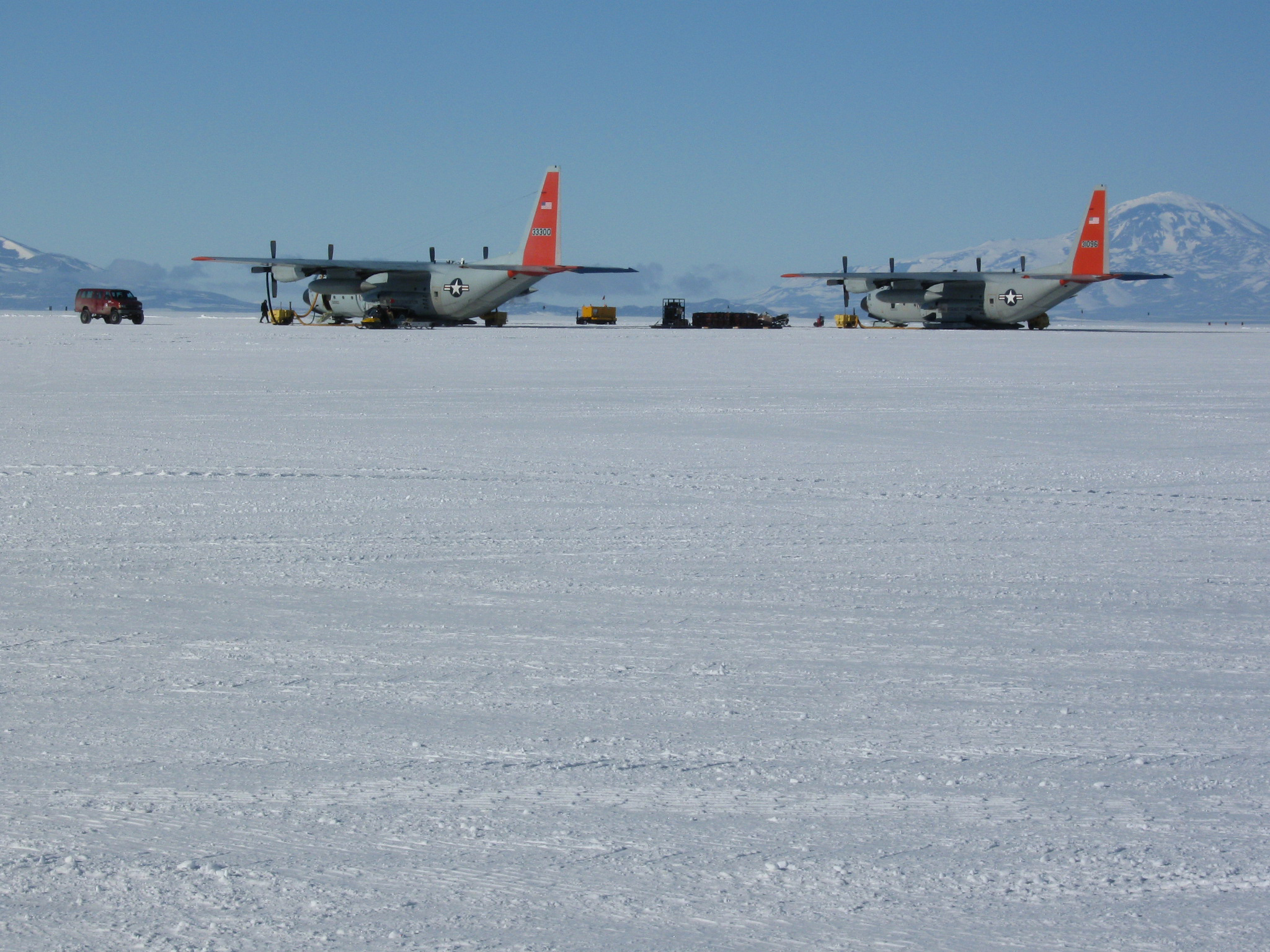 Antarctic Photo Library - Photo Details - LC130ATWILLIAMS.JPG