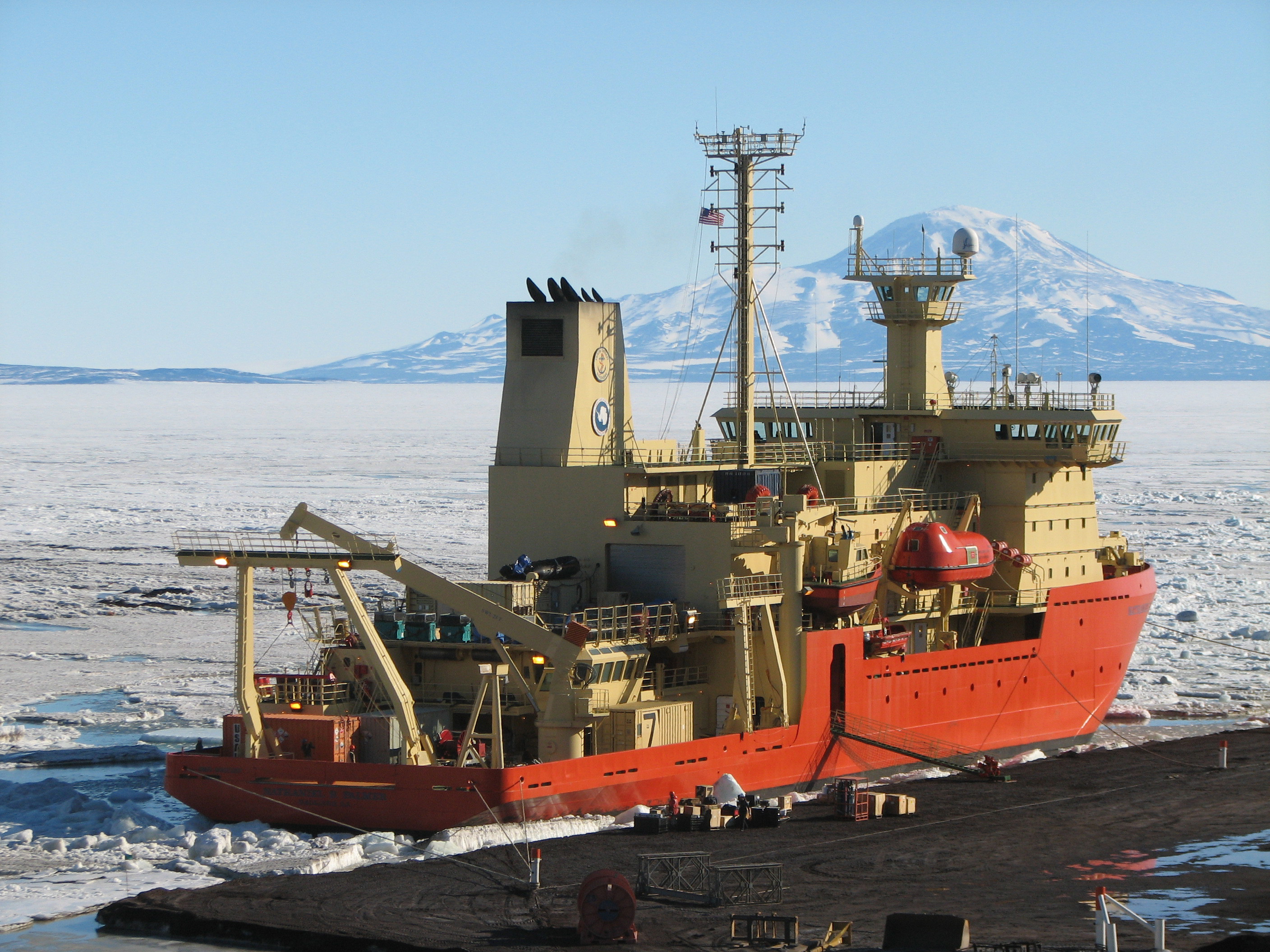 Antarctic Photo Library - Photo Details - NBP_ICEPIER_2011B.JPG