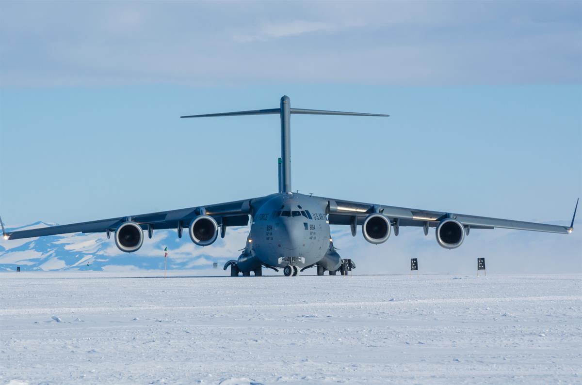 Antarctic Photo Library - Photo Details - Phoenix_C17_HeadOn.jpg