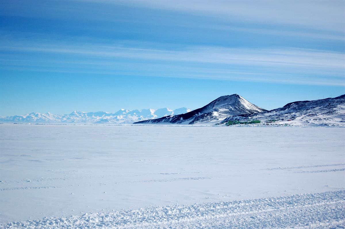 Antarctic Photo Library - Photo Details - ROSSISSCOTTBASE1.JPG