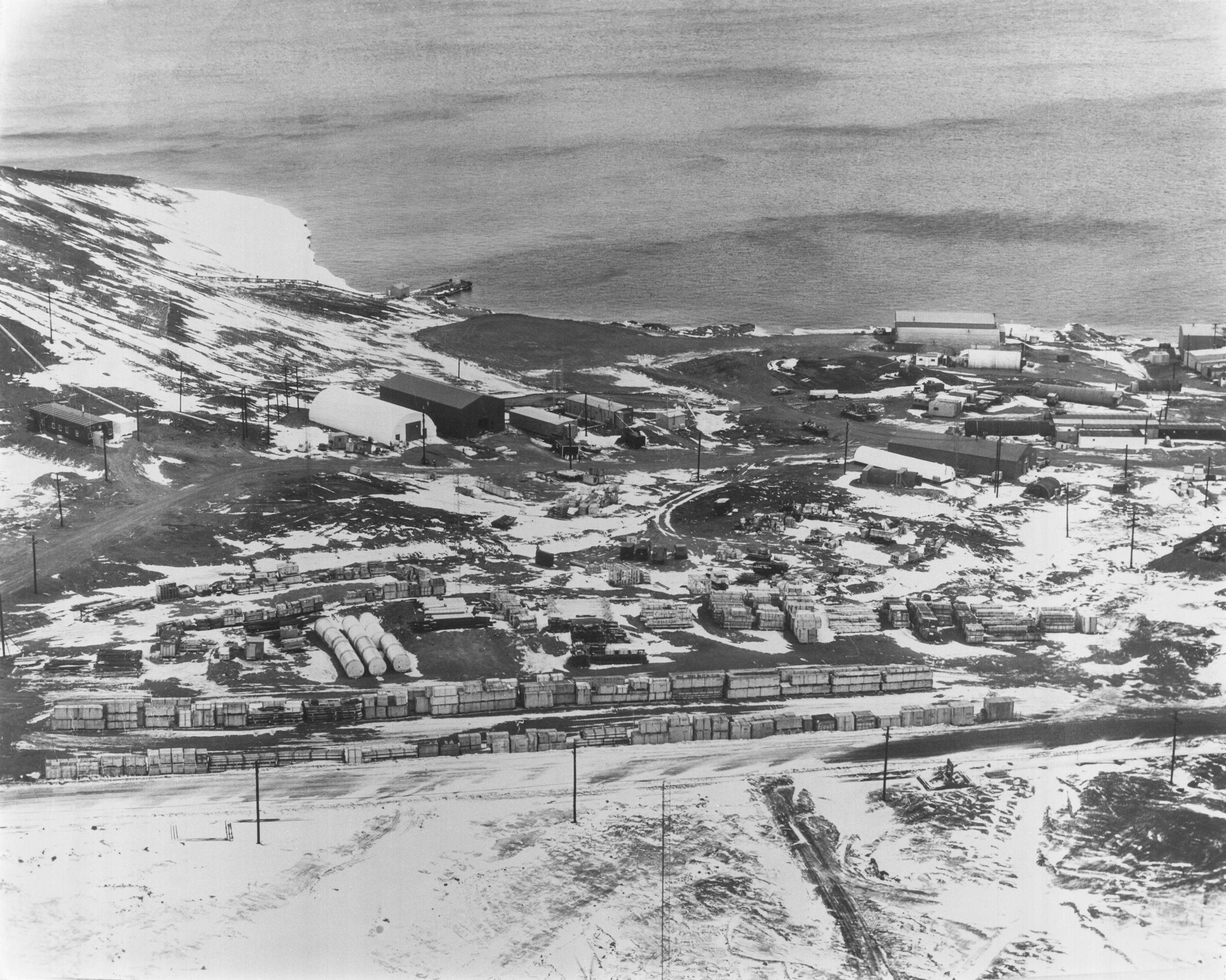 Aerial photo of a town.