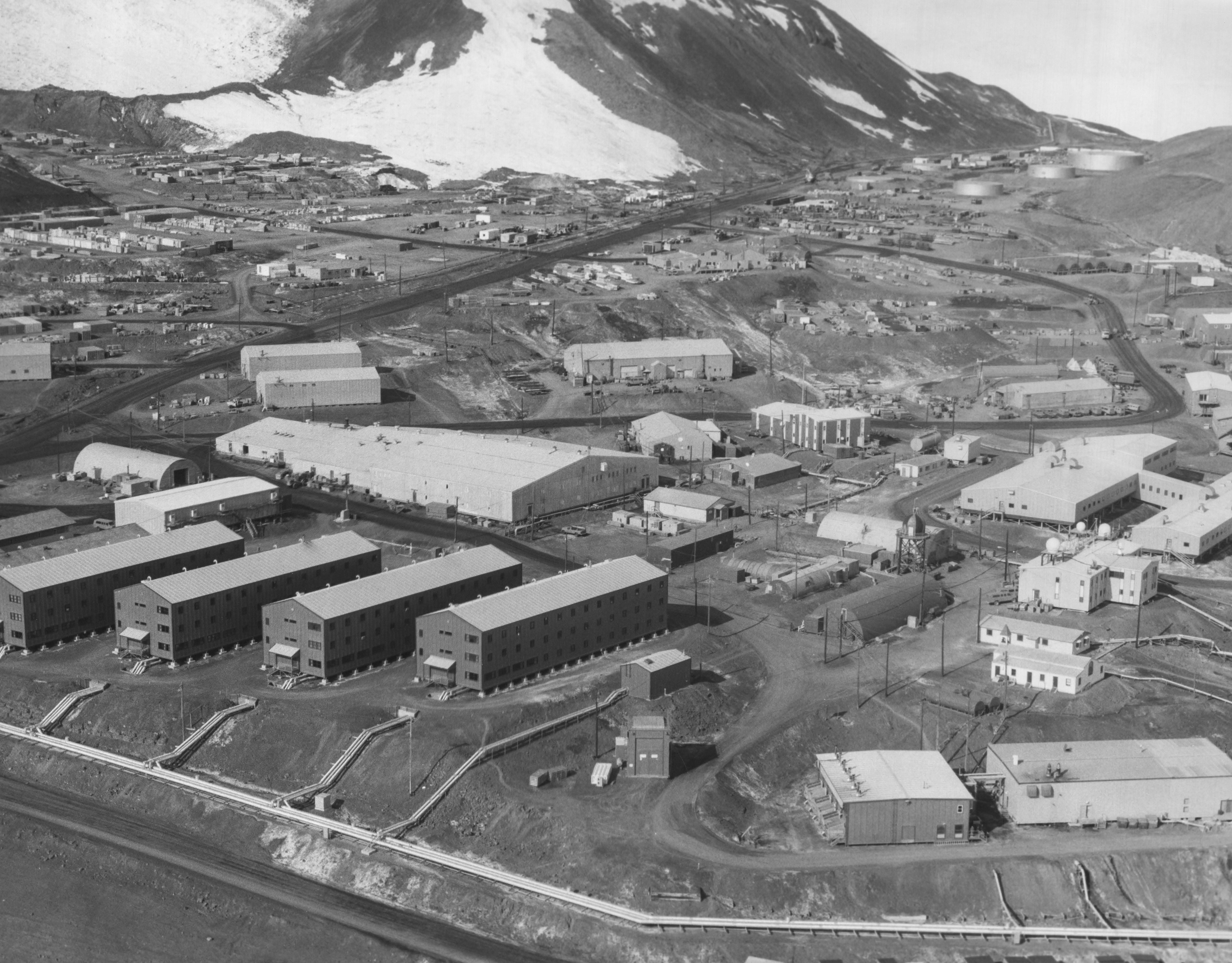 Aerial photo of a town.