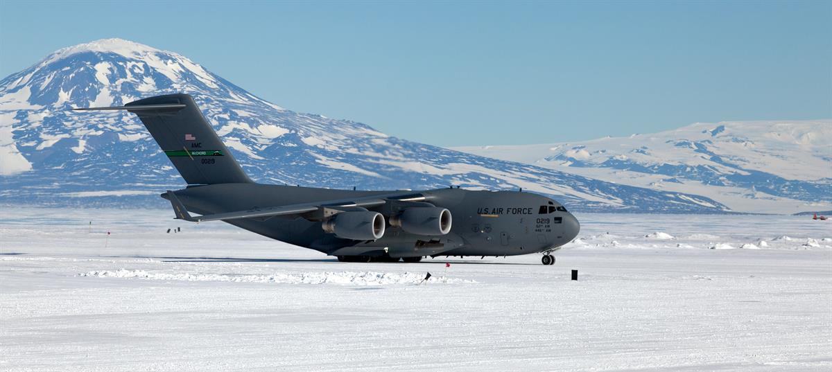 Antarctic Photo Library - Photo Details - usaf-c17-discovery2.jpg